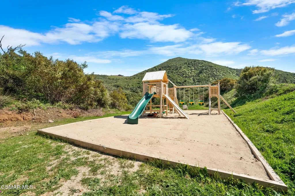 Malibu, California 90265, United States, 4 Bedrooms Bedrooms, ,3 BathroomsBathrooms,Residential,Active,112637