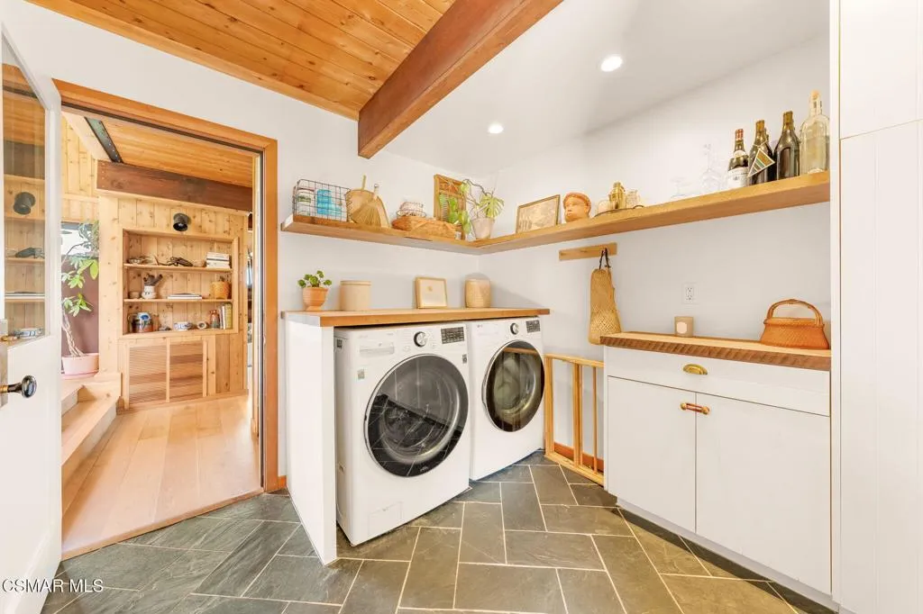 Malibu, California 90265, United States, 4 Bedrooms Bedrooms, ,3 BathroomsBathrooms,Residential,Active,112637