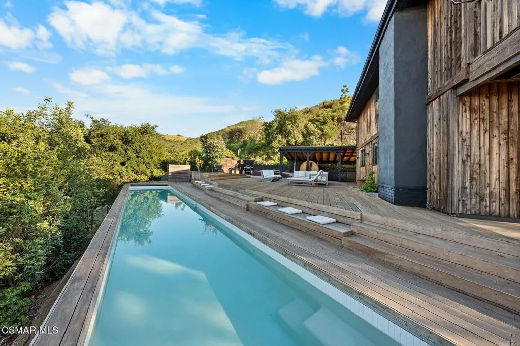 Malibu, California 90265, United States, 4 Bedrooms Bedrooms, ,3 BathroomsBathrooms,Residential,Active,112637