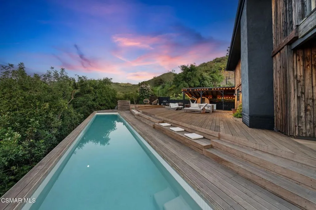 Malibu, California 90265, United States, 4 Bedrooms Bedrooms, ,3 BathroomsBathrooms,Residential,Active,112637