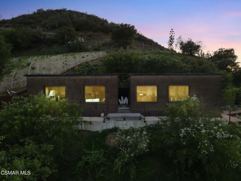 Malibu, California 90265, United States, 4 Bedrooms Bedrooms, ,3 BathroomsBathrooms,Residential,Active,112637