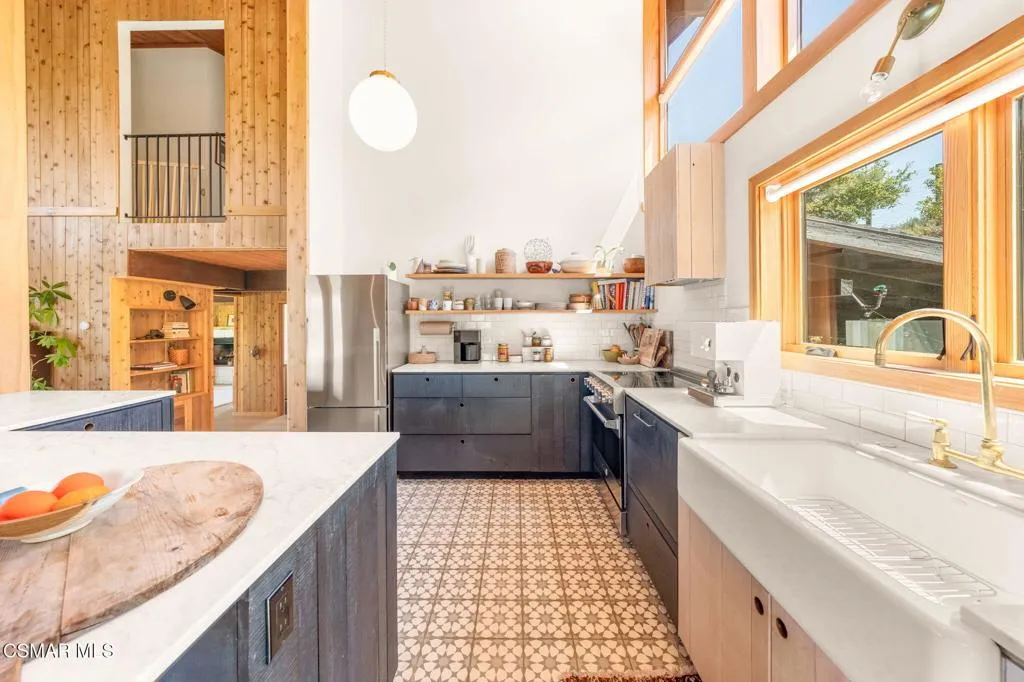 Malibu, California 90265, United States, 4 Bedrooms Bedrooms, ,3 BathroomsBathrooms,Residential,Active,112637