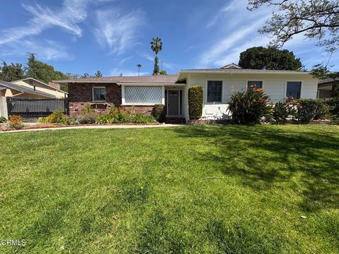 Photo of 337 Knight Way, La Canada Flintridge, CA 91011 (MLS # P1-26456)