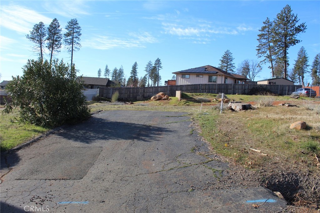 Here is a lot that housed a 2 bedroom, 2 bath home with 1232 square feet. The location is ideal for convienece, being only a couple mintues to restaurants, stores, banks, parks and much more. Fast and easy commute down Skyway to Chico too. Come and get it! Buyer to have any ispections wanted.