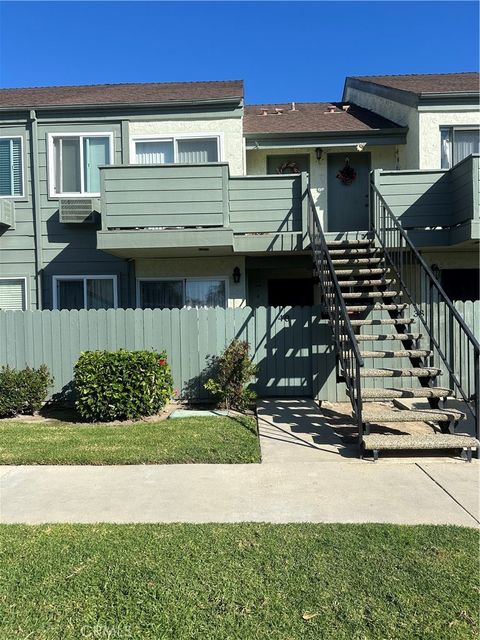 Photo of 635 N Bristol St, Santa Ana, CA 92703 (MLS # OC26050482)