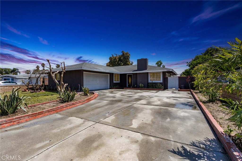 1248 N Ventura Street