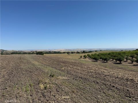 Tiny photo for 1640 Valley Quail PL, Paso Robles, CA 93446 (MLS # NS26103306)
