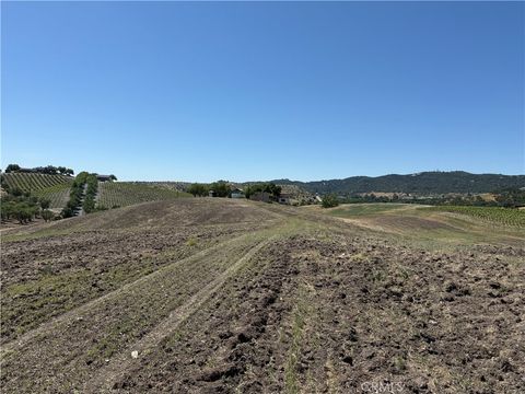 Tiny photo for 1640 Valley Quail PL, Paso Robles, CA 93446 (MLS # NS26103306)