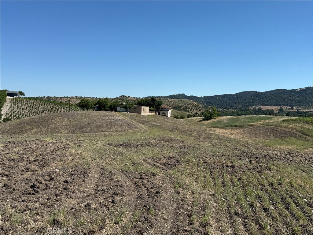 Paso Robles, California, 93446, United States, 3 Bedrooms Bedrooms, ,2 BathroomsBathrooms,Residential,Active,2045624