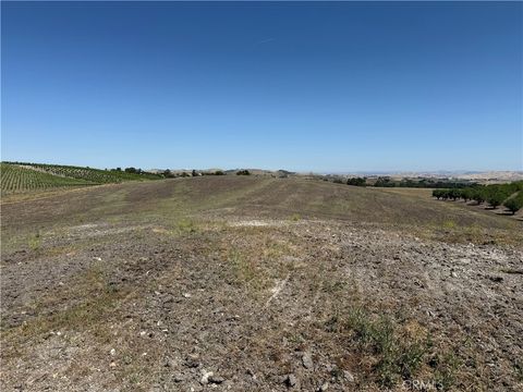 Tiny photo for 1640 Valley Quail PL, Paso Robles, CA 93446 (MLS # NS26103306)