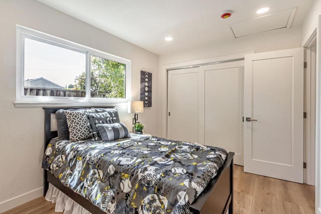 listing image 130725118468482142192