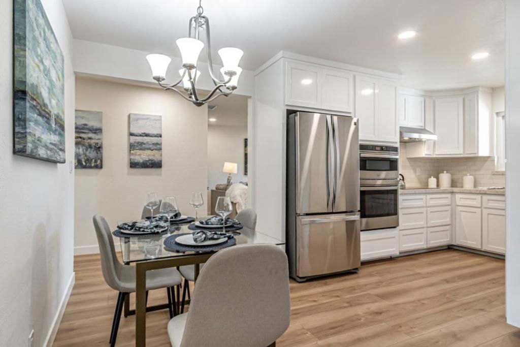 listing image 130729216146731110336