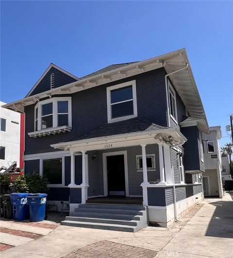 Photo of 1222 W 35th Street, Los Angeles, CA 90007 (MLS # AR25266062)