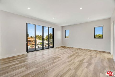 Tiny photo for 1921 Federal Avenue #1919, Los Angeles, CA 90025 (MLS # 25619795)