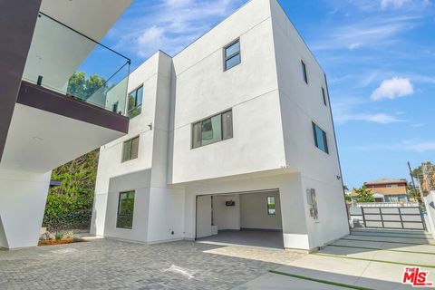 Tiny photo for 1921 Federal Avenue #1919, Los Angeles, CA 90025 (MLS # 25619795)