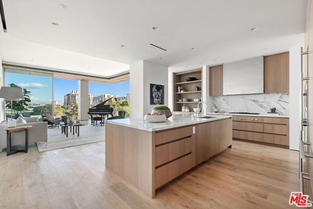 Properties 3 8899 Beverly Blvd 5D