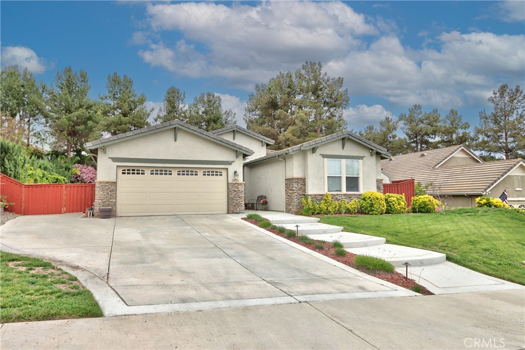 39526 Sierra Madre Drive