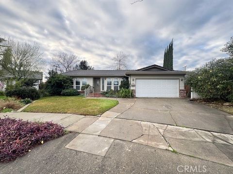 Photo of 1300 Kensington Drive, Merced, CA 95340 (MLS # MC26002690)