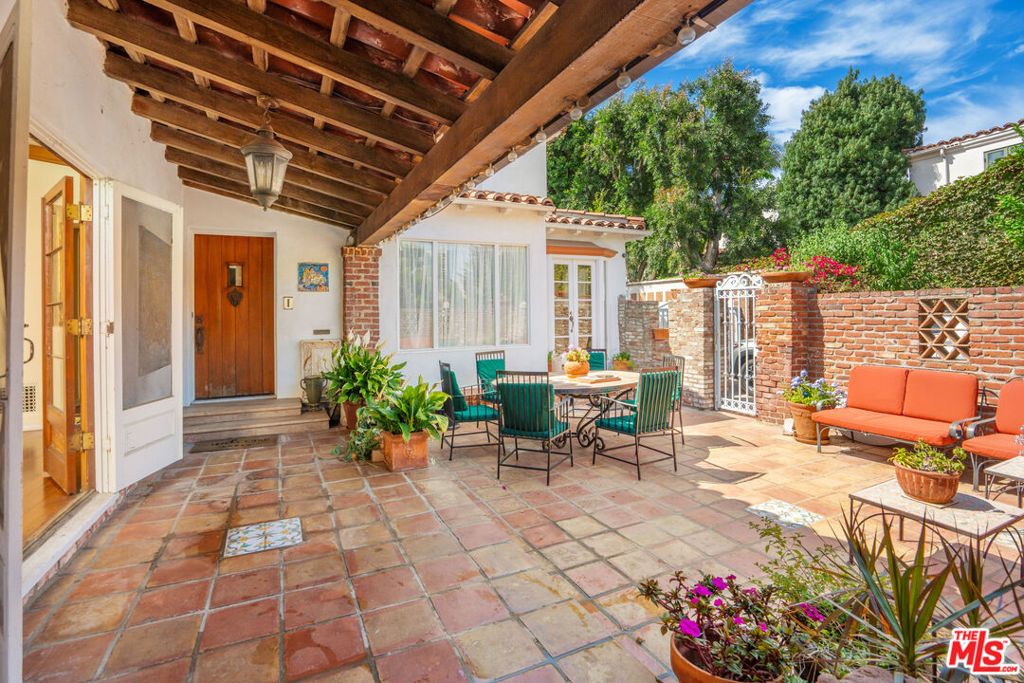 Photo of 821 Malcolm Avenue, Los Angeles, CA 90024 (MLS # 25591587)