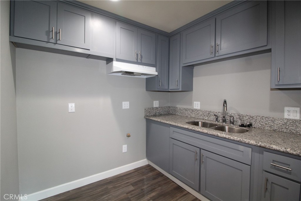 4986 Southern Avenue E