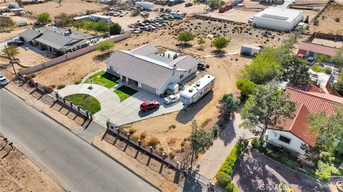 Photo of 18575 Atlantic Street, Hesperia, CA 92345 (MLS # HD25255829)