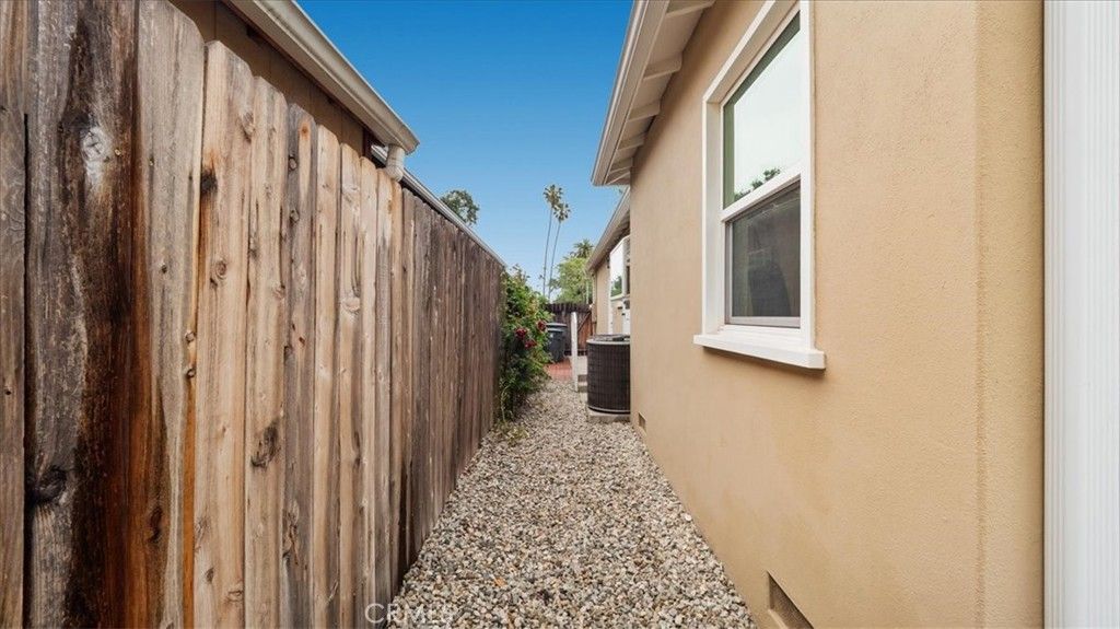 listing image 130722536740119589927