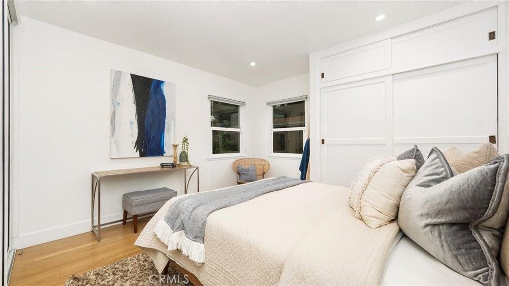 listing image 130729567489190614663