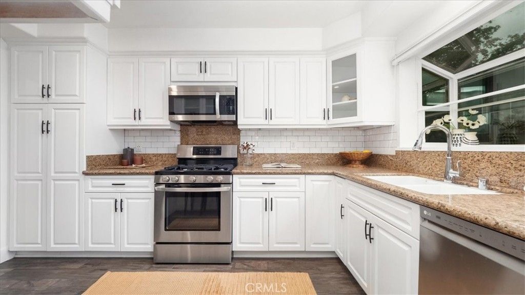 listing image 130723398239696196406