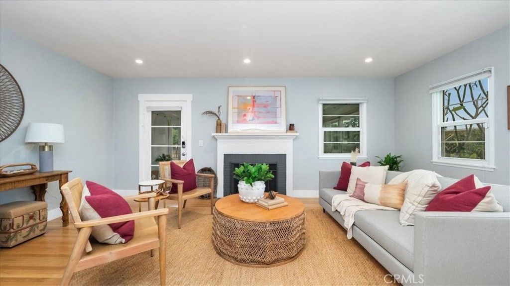listing image 130728648328592630646