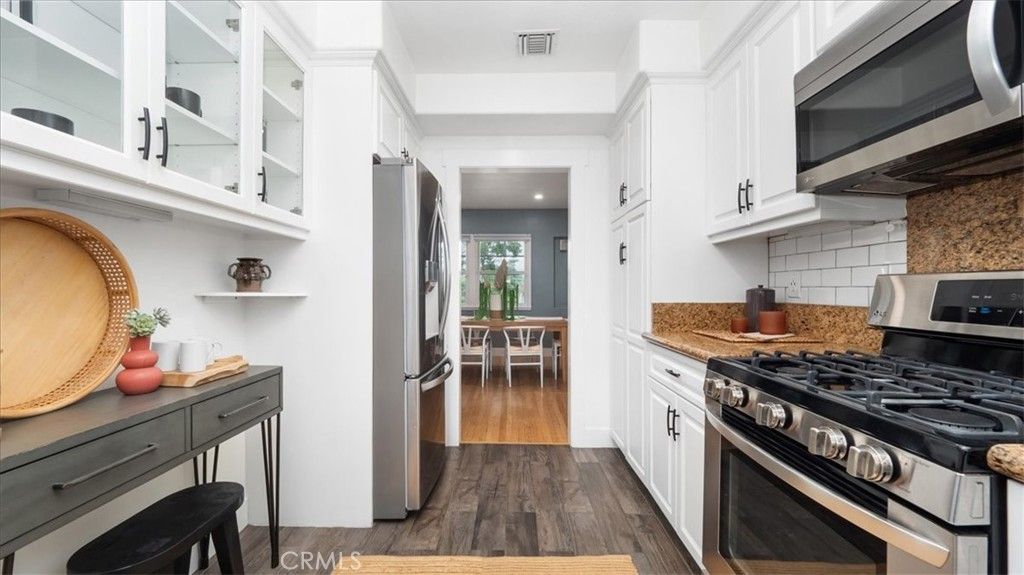 listing image 130726776447097944538