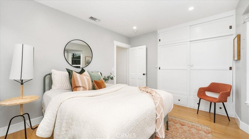listing image 130722965569818005142