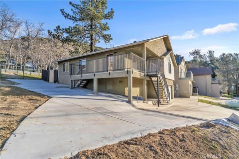 Photo of 17819 Elizabeth Lake Rd, Lake Hughes, CA 93532 (MLS # SR26049776)