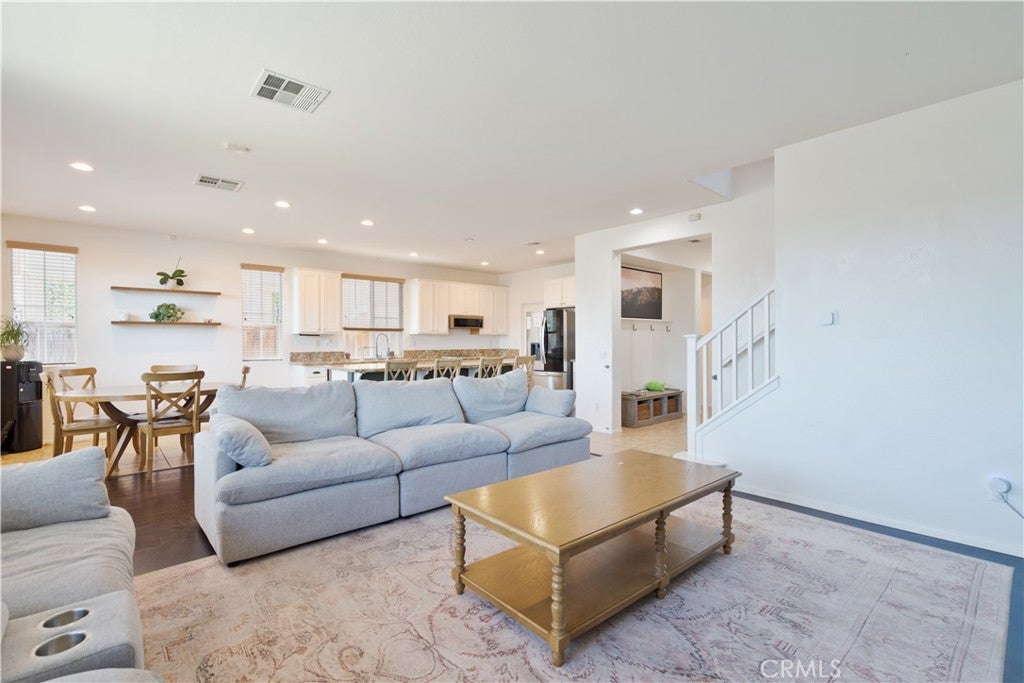 45776 Klamath Court