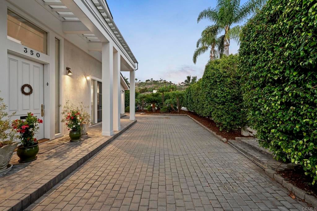 350 Mesa Way