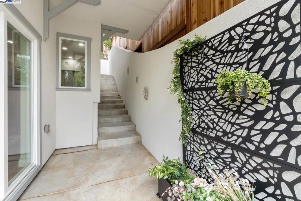 MONTCLAIR - Residential