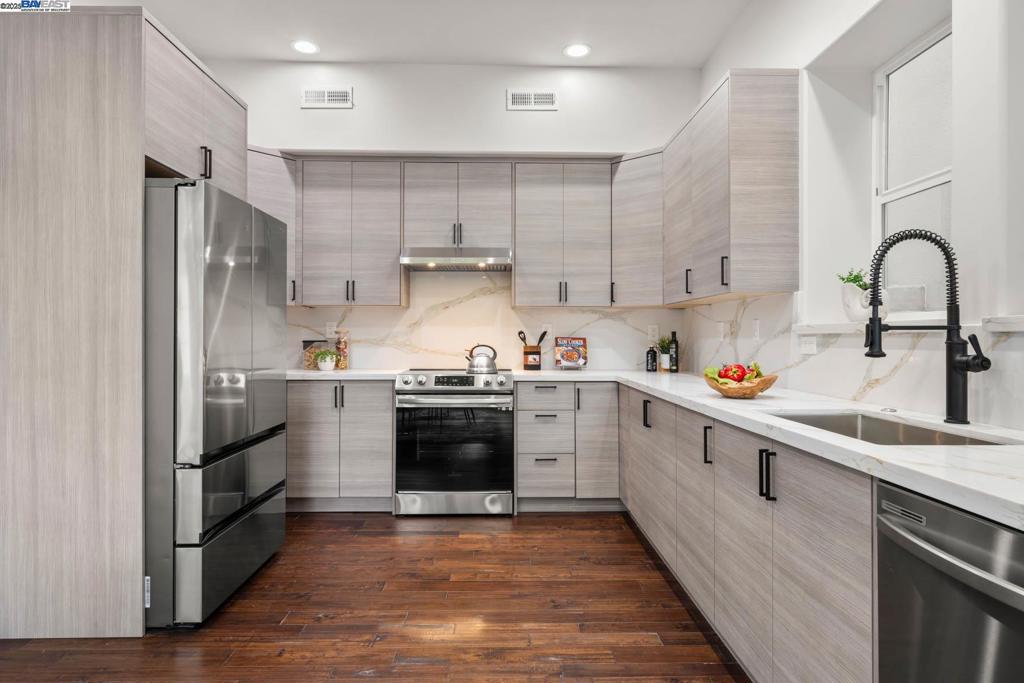 MONTCLAIR - Residential