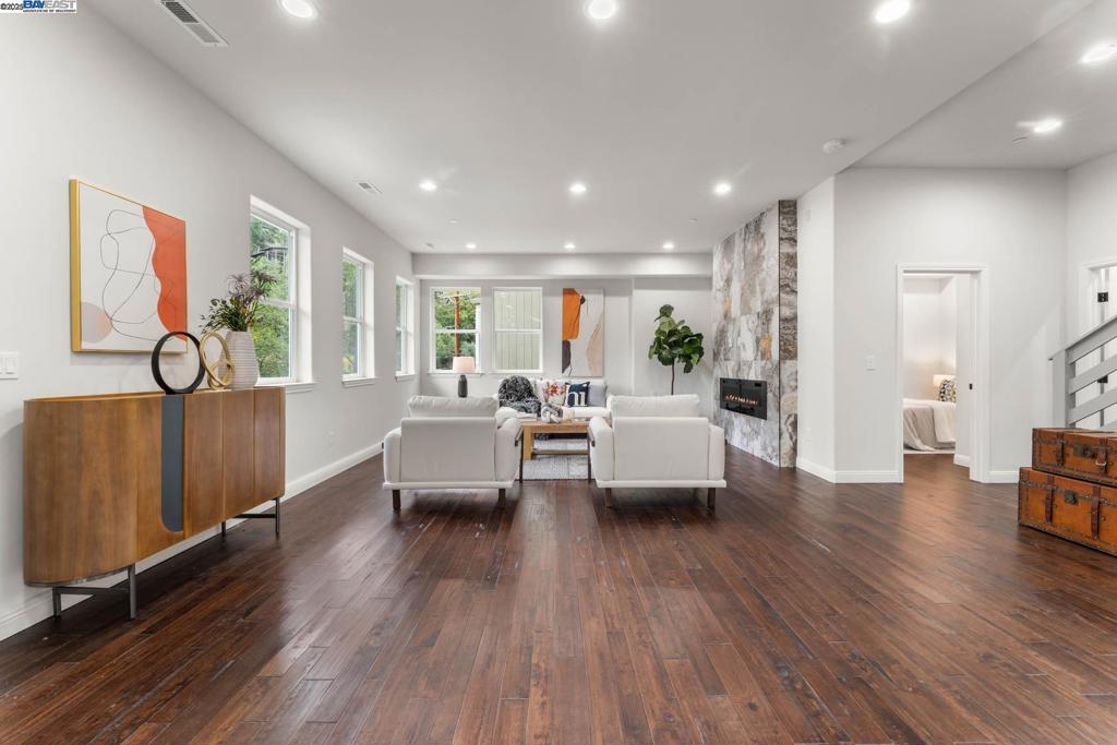 MONTCLAIR - Residential