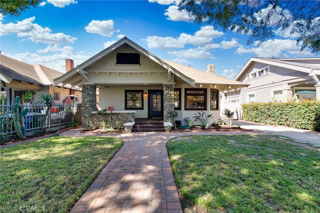 2947 S Hobart Blvd