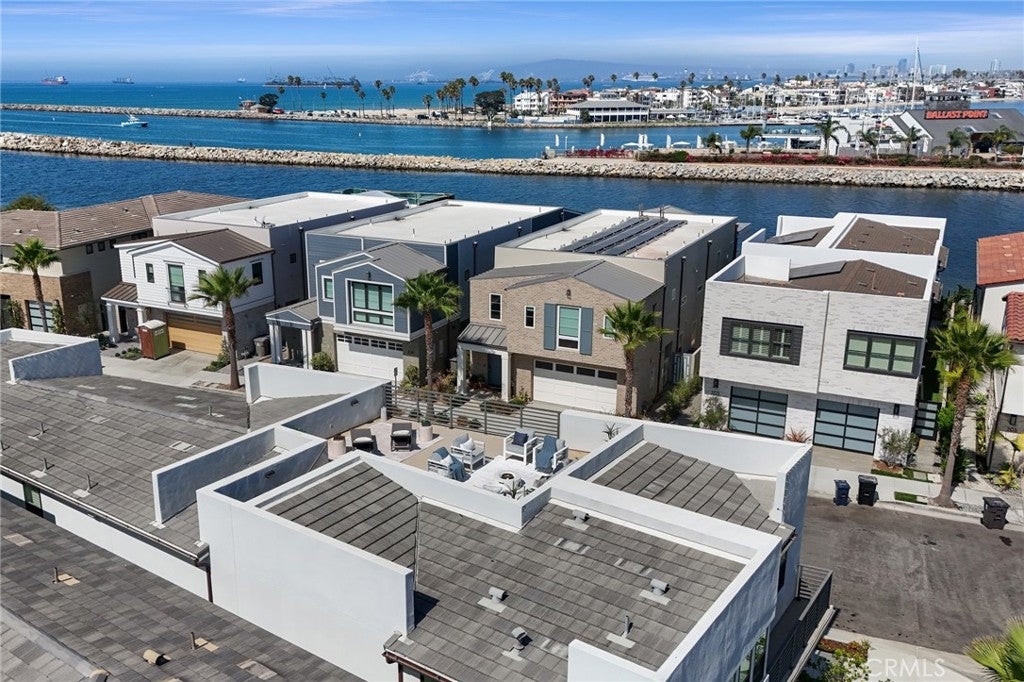 208 Ocean Place