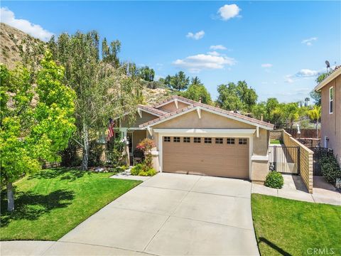 Photo of 29890 Berkshire PL, Castaic, CA 91384 (MLS # SR26104234)