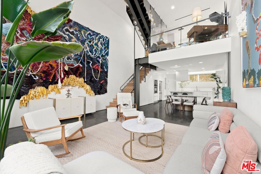 Photo of 950 N Orange Grove Avenue #2, West Hollywood, CA 90046 (MLS # 25616697)