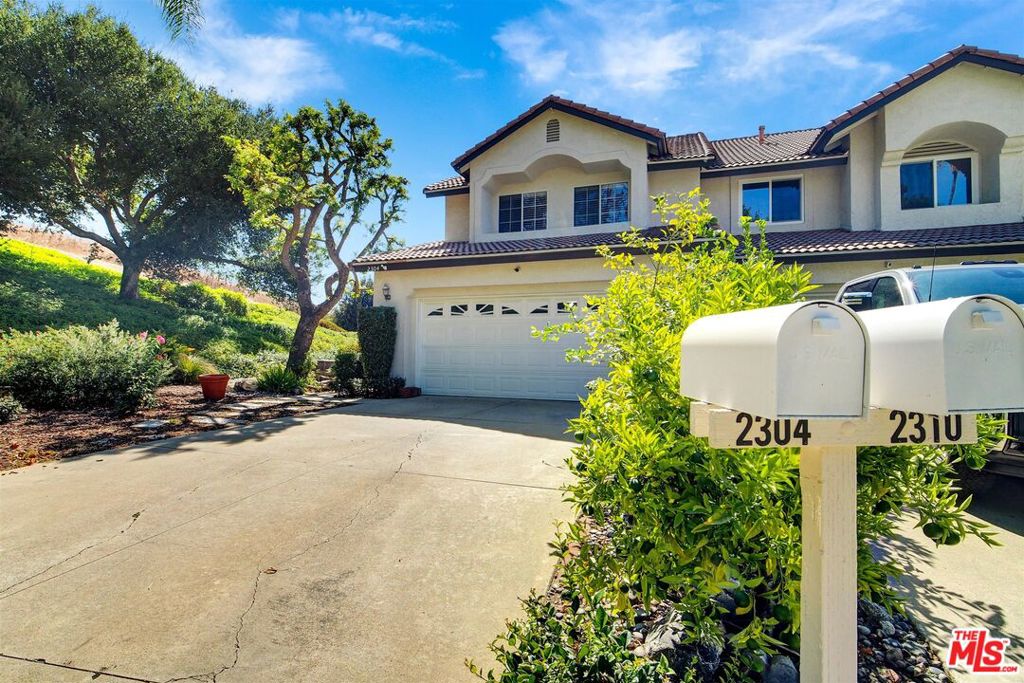 2304 Calle Trella