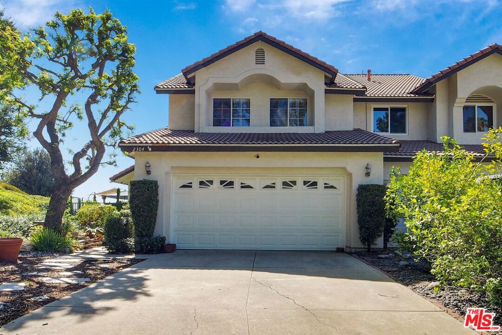 2304 Calle Trella