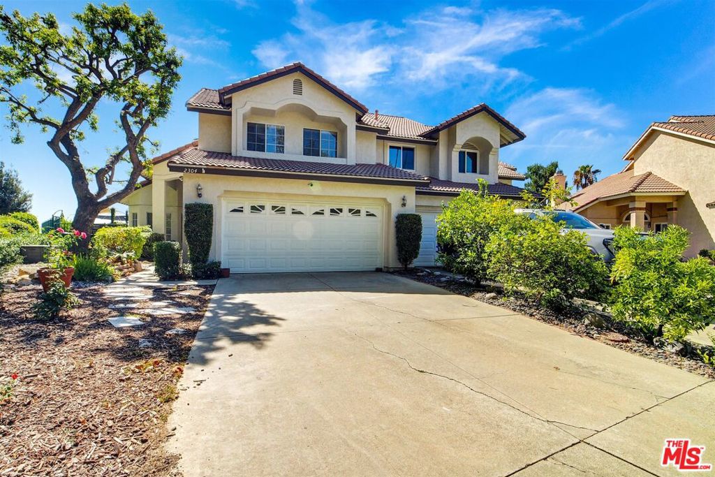 2304 Calle Trella