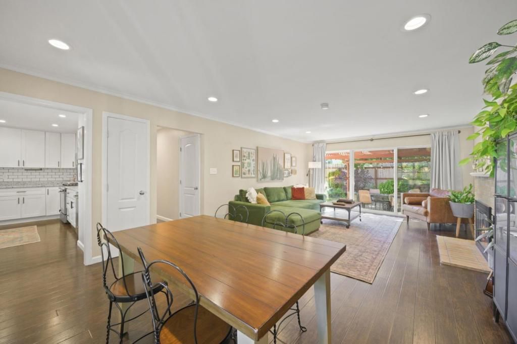 listing image 130725426517852161612