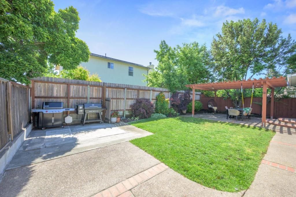 listing image 130722003931264870602