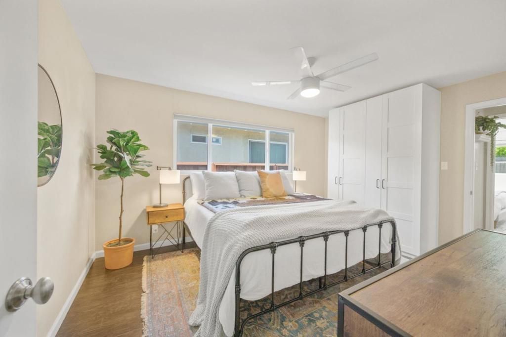 listing image 130729158584148426877