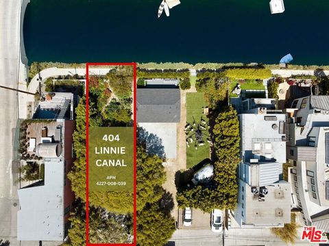 Photo of 404 Linnie Canal, Venice, CA 90291 (MLS # 25589535) Photo of 404 Linnie Canal, Venice, CA 90291 (MLS # 25589535)