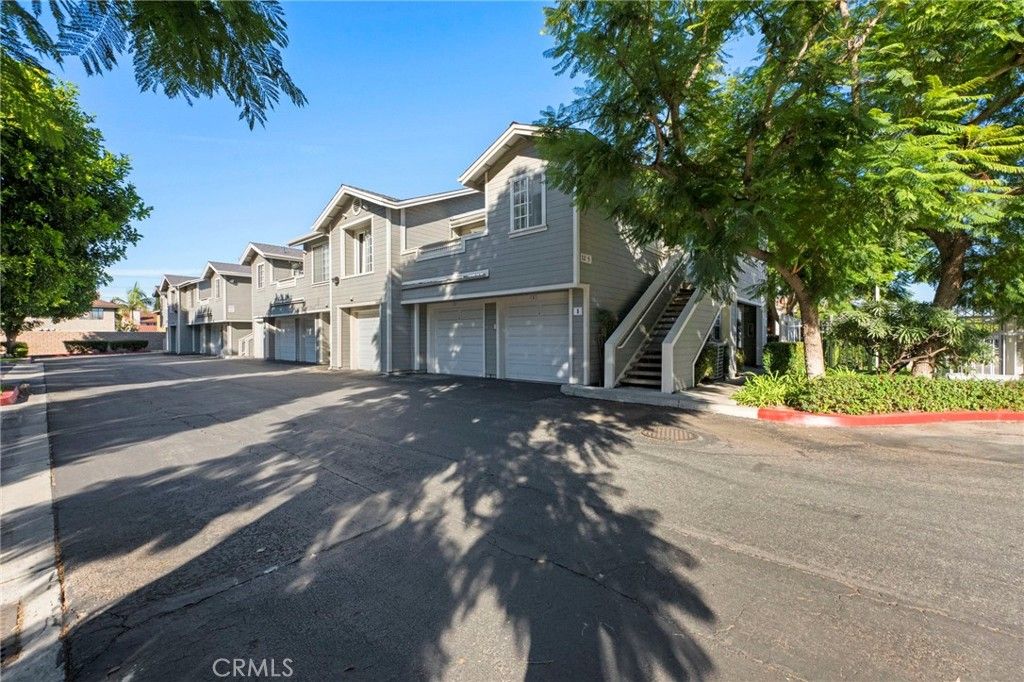 Photo of 3500 S GREENVILLE St #A5, Santa Ana, CA 92704 (MLS # OC25241521)