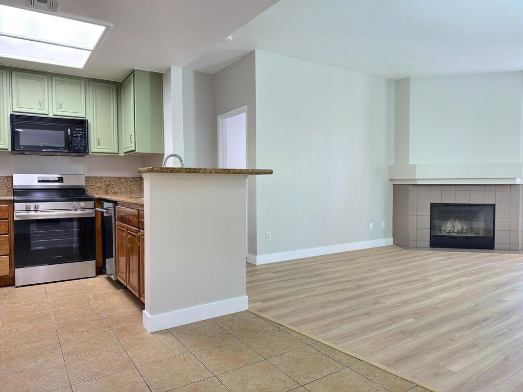 1950 Camino De La Reina 106